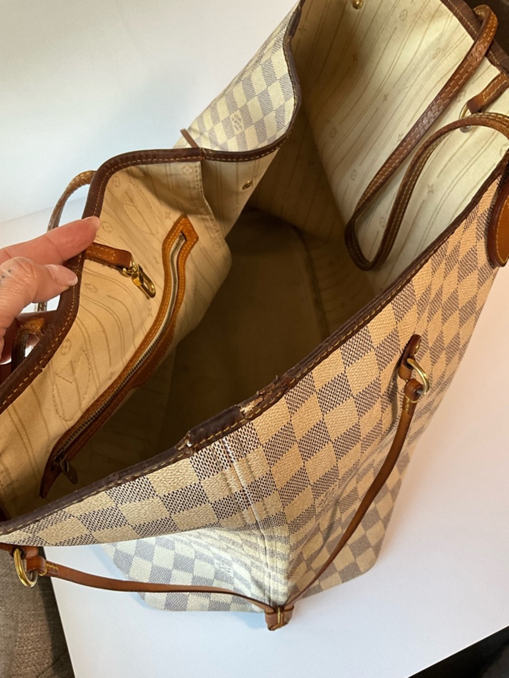 Louis Vuitton Damier Azur Neverfull GM - Picture 9 of 16